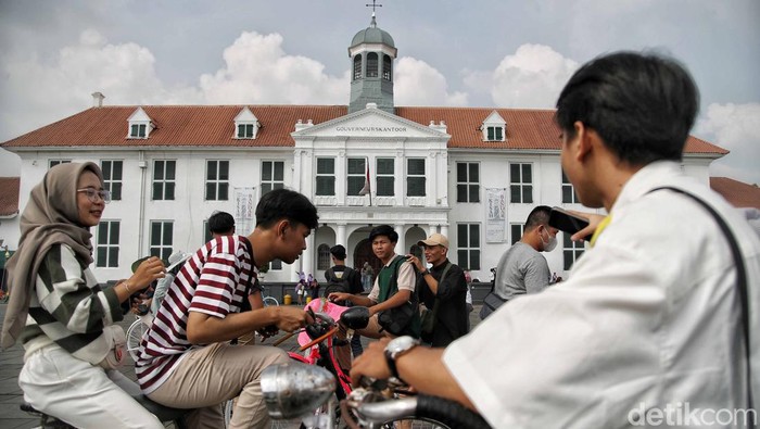 Serunya Libur Sekolah Sambil Bersepeda di Kota Tua
