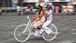 Serunya Libur Sekolah Sambil Bersepeda di Kota Tua
