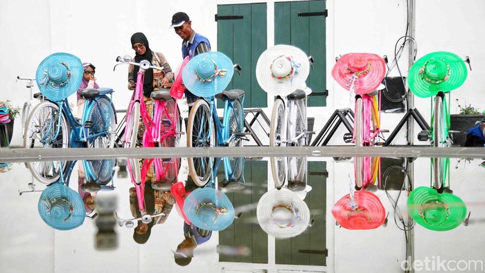 Serunya Libur Sekolah Sambil Bersepeda di Kota Tua Serunya Libur Sekolah Sambil Bersepeda di Kota Tua