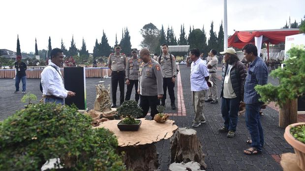 Sespim Polri Gelar Pameran Seni Bonsai-Suiseki