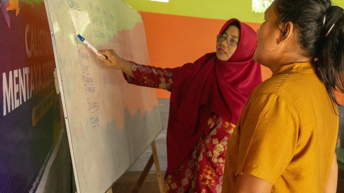 Pemerintah Kabupaten Kotawaringin Timur, Kalimantan Tengah, dan PT Rimba Makmur Utama (RMU) perteguh kerjasama untuk memulihkan ekosistem hutan  melalui program pemberdayaan dan penguatan kelembagaan masyarakat, tepatnya di wilayah Kecamatan Seranau.