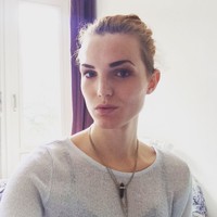 “Sekarang, setelah bertahun-tahun sembuh, saya tahu bahwa tidak pernah ada yang salah dengan diri saya, masyarakatlah yang salah,” tulisnya pada salah satu unggahan foto di Instagram. Foto: Instagram/@theamazonsolange