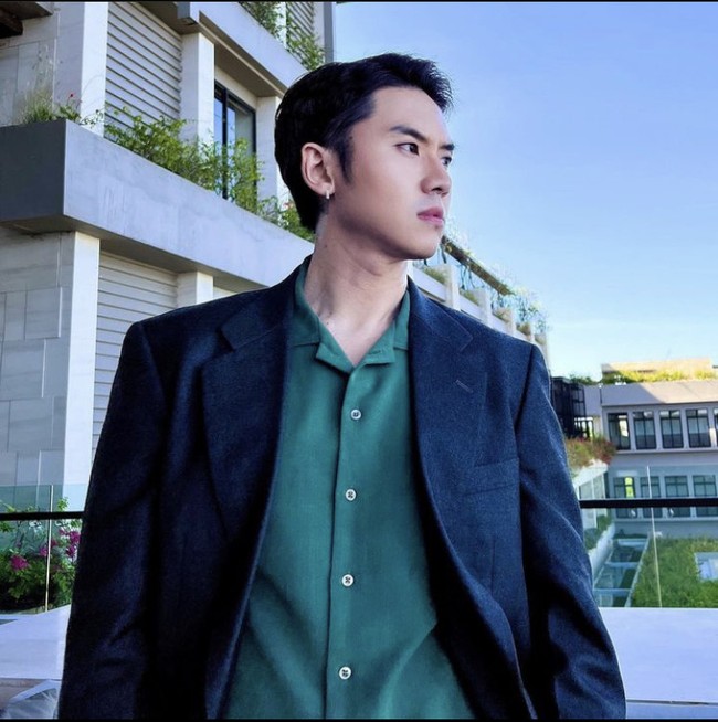 Rafael Tan dulu dikenal sebagai member boyband Smash. Ia kini viral di medsos jadi duta seblak. Intip tranformasi foto Rafael Tan. Foto: Instagram