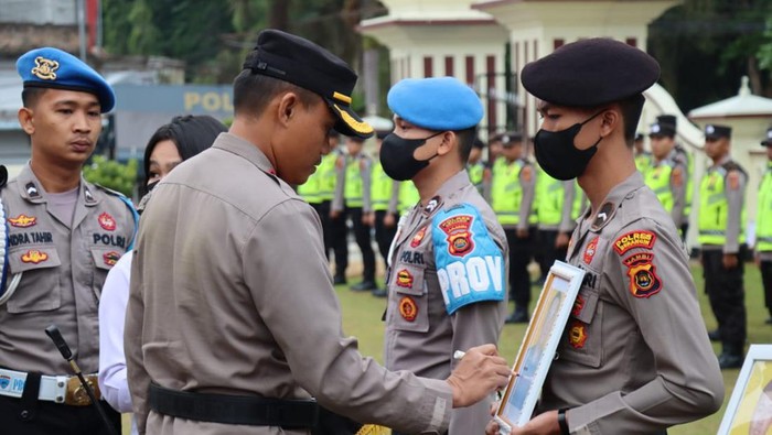 Upacara PTDH di Polres Merangin.