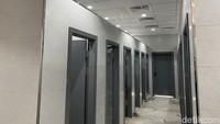 Di Arafah, tenda untuk Wukuf milik Maktour berada di lokasi yang berbeda dengan tenda jemaah haji reguler. Maktour, yang sudah lebih dari 30 tahun berpengalaman dalam penyelenggaraan haji, menyiapkan layanan terbaik buat jemaahnya, yang tahun ini berjumlah lebih dari 600 orang. Foto: Doni Wahyudi Foto: Doni Wahyudi