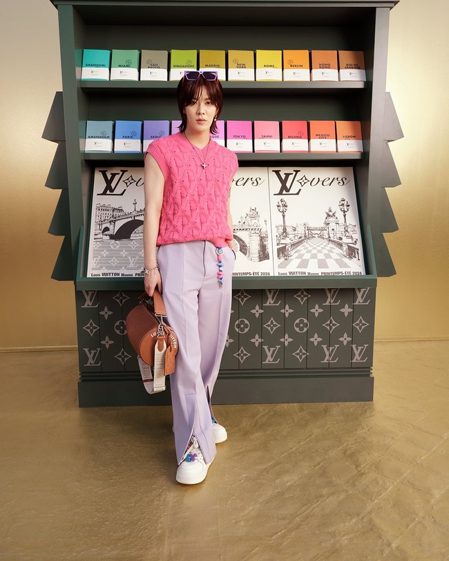 Ada pula Yuta NCT yang terbang ke Prancis untuk menghadiri peragaan busana Louis Vuitton di Paris Fashion Week pada Selasa (20/6/2023) waktu setempat. Foto: Instagram