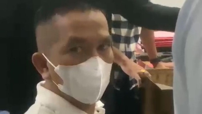 AKBP Achiruddin bentak wartawan saat berada di Kejari Medan. (Foto: Istimewa)