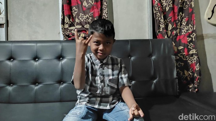 Ali Fikri Al-Ghifari (Alghi), bocah viral yang bawakan lagu metal saat perpisahan SD di Garut.
