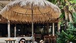 Momen Andika Rosadi dan Nisya Ahmad Saat Makan Bersama dengan Keluarga