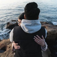 Pebulutangkis Anthony Ginting diketahui telah berpacaran selama bertahun-tahun dengan Mitzi Abigail. Lama menjalin hubungan, keduanya akhirnya memutuskan untuk menikah. Foto: Instagram/@sinisukanthony