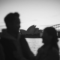 Anthony Ginting dan Mitzi terbilang jarang memperlihatkan kemesraan mereka di publik maupun media sosial. Keduanya diketahui sudah sembilan tahun berpacaran. Foto: Instagram/@sinisukanthony