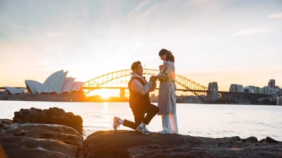 7 Momen Romantis Anthony Ginting Lamar Kekasih di Australia