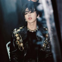 Di usia yang masih muda, Cai Xukun juga sudah didaulat menjadi salah satu mentor dalam program Youth With You bersama Lisa Blackpink. Foto: Dok. Instagram