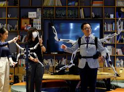 Ilmuwan Jepang Bikin Lengan Robot Mirip Doctor Octopus