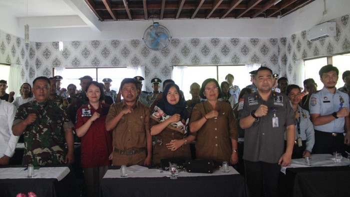 Imigrasi Medan gelar rapat dengan Tim Pora Langkat. (Dok Imigrasi Medan)