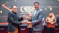 Vikram Sinha, President Director and CEO Indosat Ooredoo Hutchison, meraih CEO of the Year di ajang Selular Award 2023.  