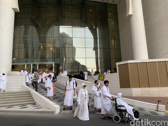 Jemaah haji Maktour berangkat ke Arafah