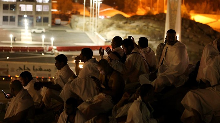 Muslim pilgrims gather on the Mount of Mercy at the plain of Arafat during the annual haj pilgrimage, outside the holy city of Mecca, Saudi Arabia, June 27, 2023. REUTERS/Mohamed Abd El Ghany