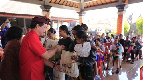 Kegiatan Gerakan Memasyarakatkan Makan Ikan (Gemarikan) di Balai Desa Kutampi Kaler, Kecamatan Nusa Penida, Selasa (27/6/2023). (Dok. Pemkab Klungkung)
