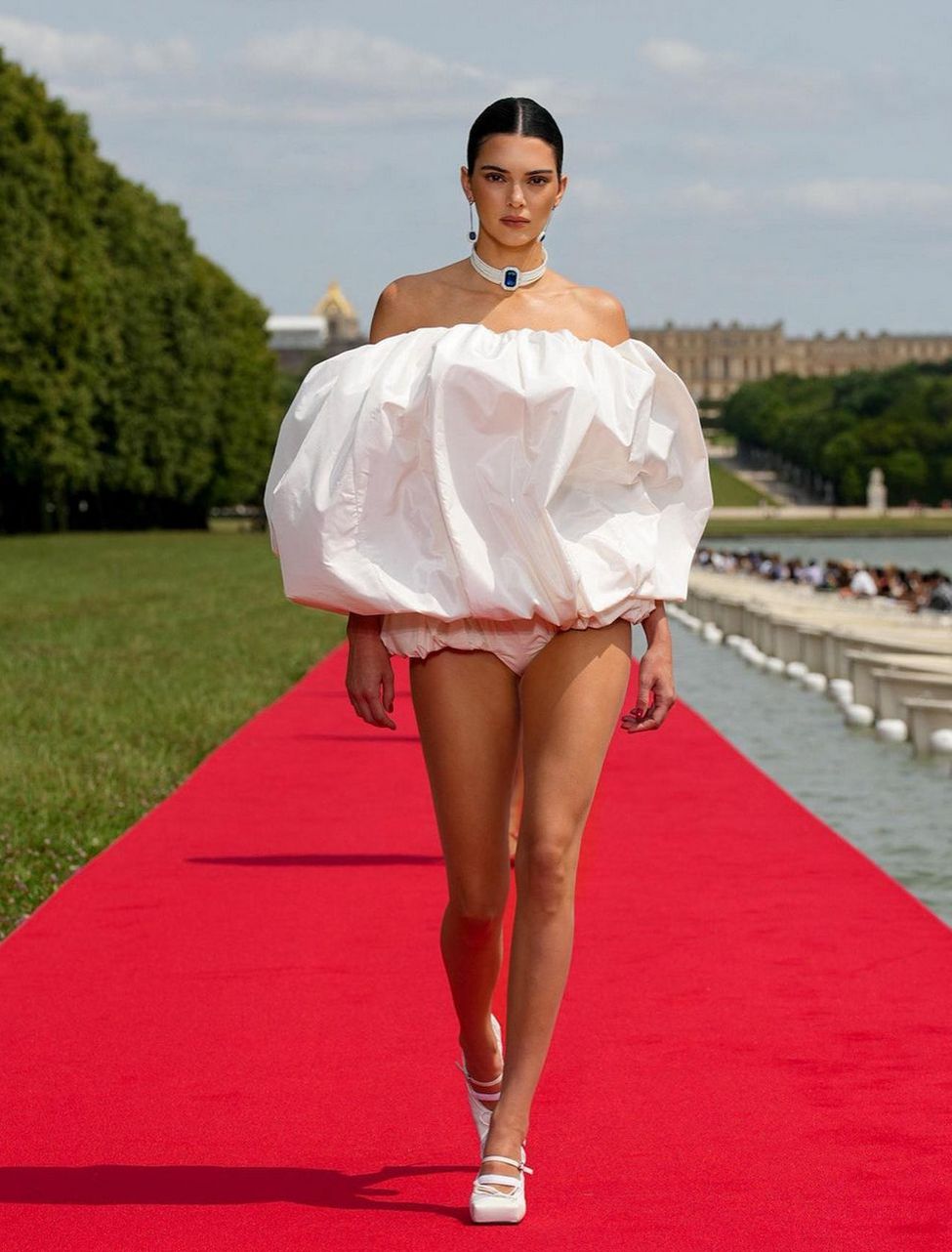 Kendall Jenner di Fashion Show Jacquemus.