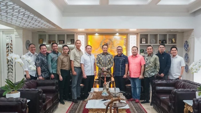 KETUA MPR BAMSOET