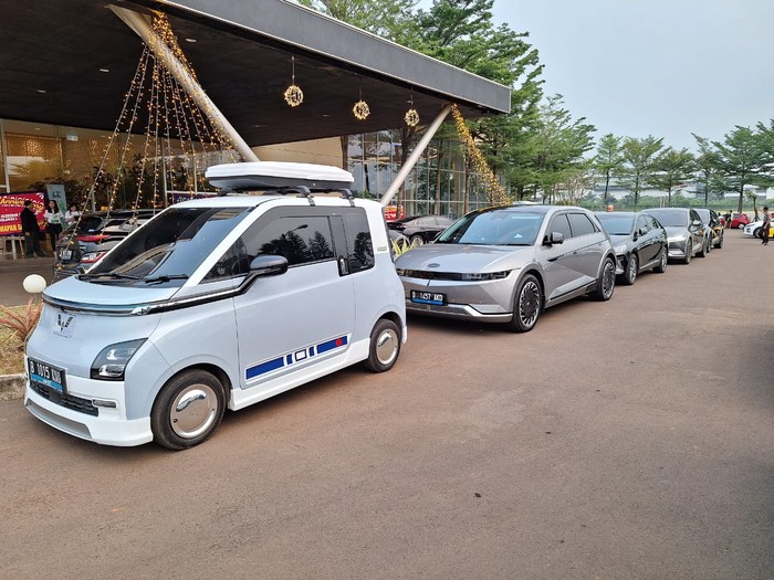 Komunitas Mobil Elektrik Indonesia (KOLEKSI)