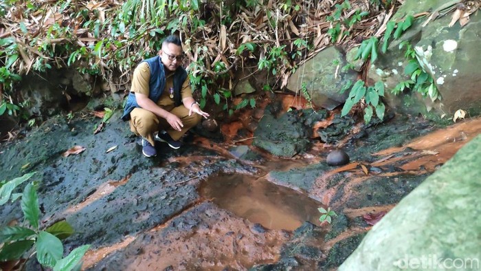 Lokasi Sumur Panyipuhan Karangkamulyan Ciamis yang konon pernah digunakan untuk memandikan ayam Ciung Wanara.
