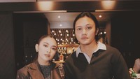 Selama berpacaran dengan musisi pria itu, Mahalini terlihat sering menghabiskan waktu kuliner bersama Rizky dan keluarganya. Foto: Instagram @mahaliniraharja / YouTube