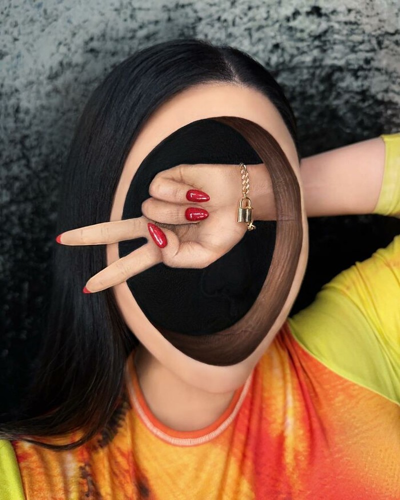 Makeup artist mencengangkan mata