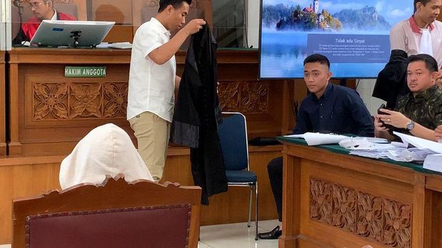 Mario Dandy melihat AG di sidang