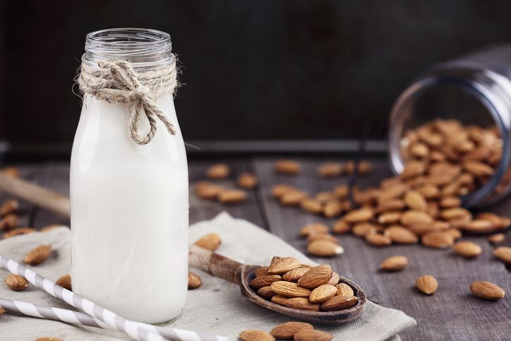 5 Differences between Oat Milk and Almond Milk, Which is Healthier?