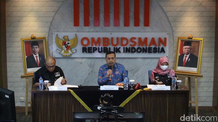 Ombudsman RI menyatakan Kemenkeu melakukan maladministrasi karena belum membayar utang kepada masyarakat. Jumlah uang yang belum dibayar berkisar Rp 258,6 miliar.