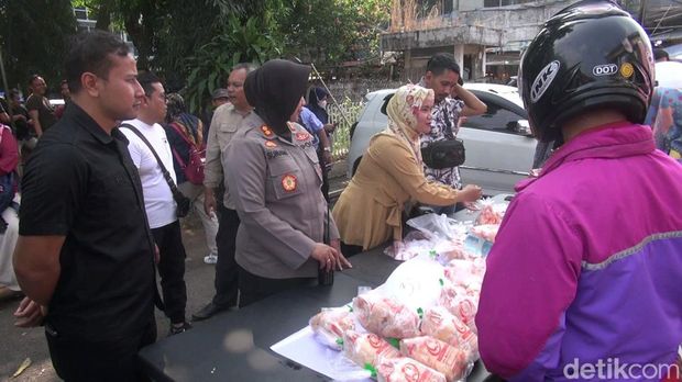 Operasi pasar murah di Subang