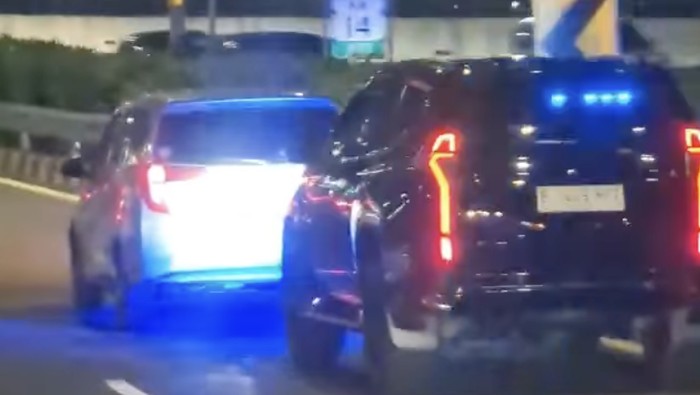 Pajero Sport berstobo minta jalan ke Calya
