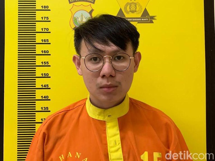 Pembobol situs jual beli tiket online kapal Ferry Batam-Singapura ditangkap.