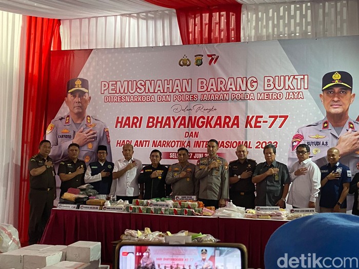 Penyampaian keterangan soal pemberantasan narkoba, Polda Metro Jaya, 27 Juni 2023. (Wildan Noviansah/detikcom)