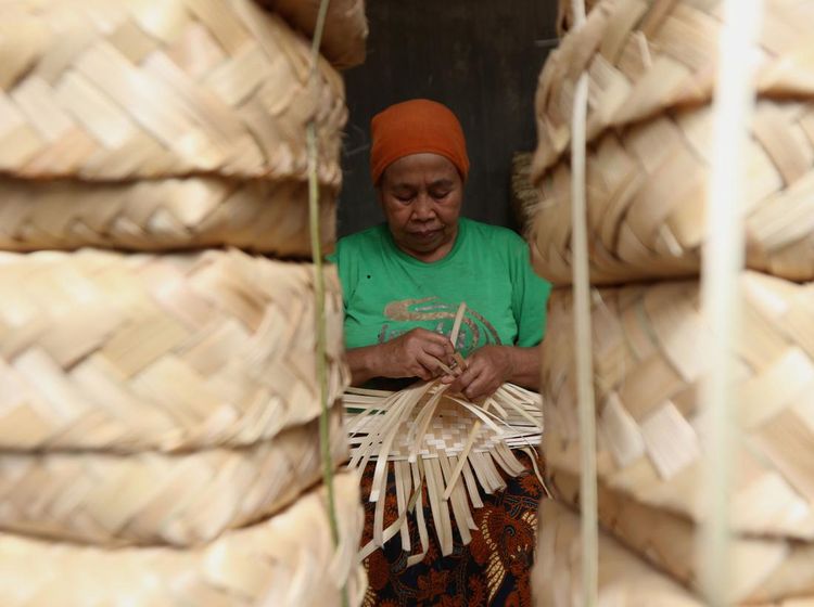 Potret Perajin Besek Kebanjiran Pesanan Jelang Idul Adha