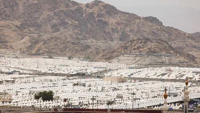 Tents are seen ready in the Mina area for pilgrims to do pilgrimage rituals, as Muslims start arriving to perform the annual haj, in the holy city of Mecca, Saudi Arabia, June 25, 2023. REUTERS/Mohamed Abd El Ghany