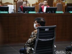 Johnny Plate Tuding Dakwaan JPU Menyesatkan soal Korupsi BTS 4G Bakti