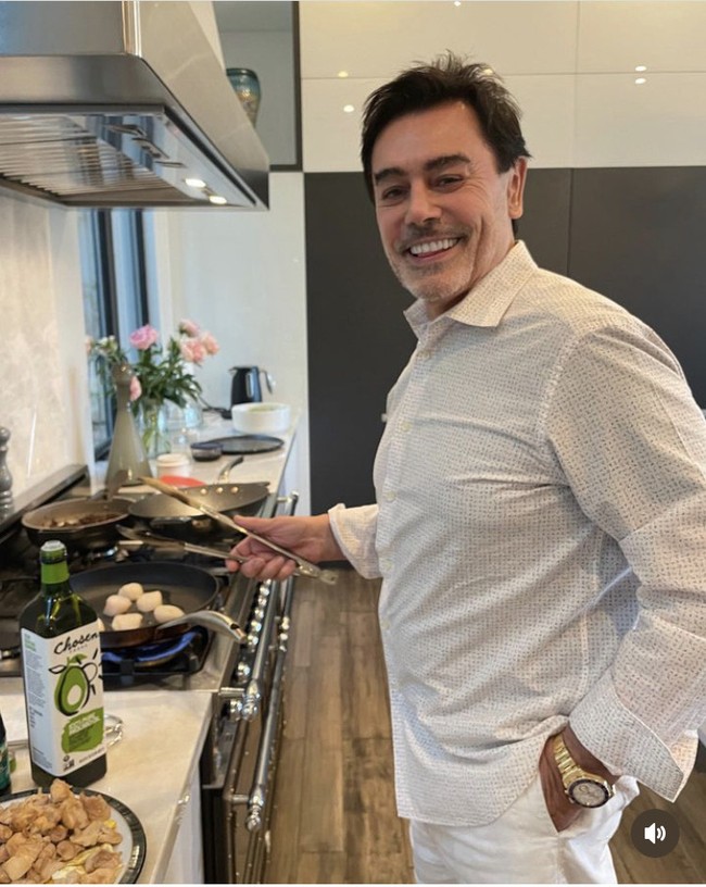 Sinar matahari yang masuk serta sirkulasi udara yang baik tentu membuat hunian yang ditinggali sang selebriti chef ini membuat nyaman dan segar. Foto: Dok. Instagram Farah Quinn