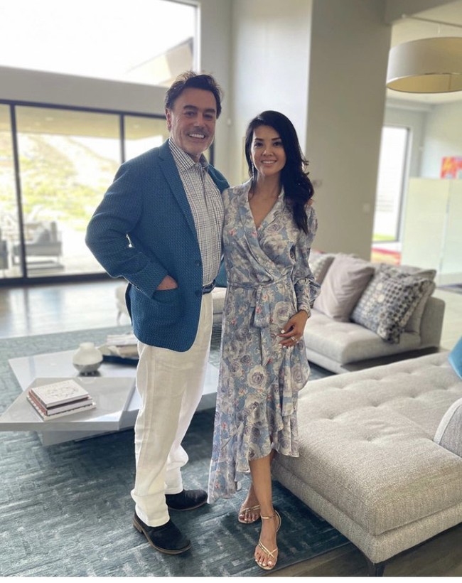 Farah Quinn tinggal di Amerika Serikat. Kediamannya bernuansa modern yang didominasi tema monokrom dengan sentuhan warna putih dan abu-abu. Foto: Dok. Instagram Farah Quinn