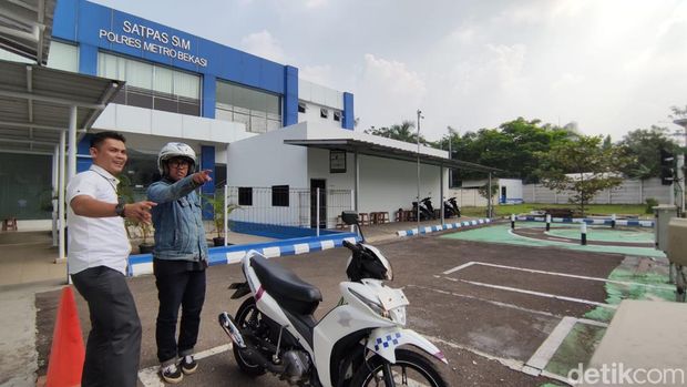 Satpas SIM Polres Metro Bekasi.