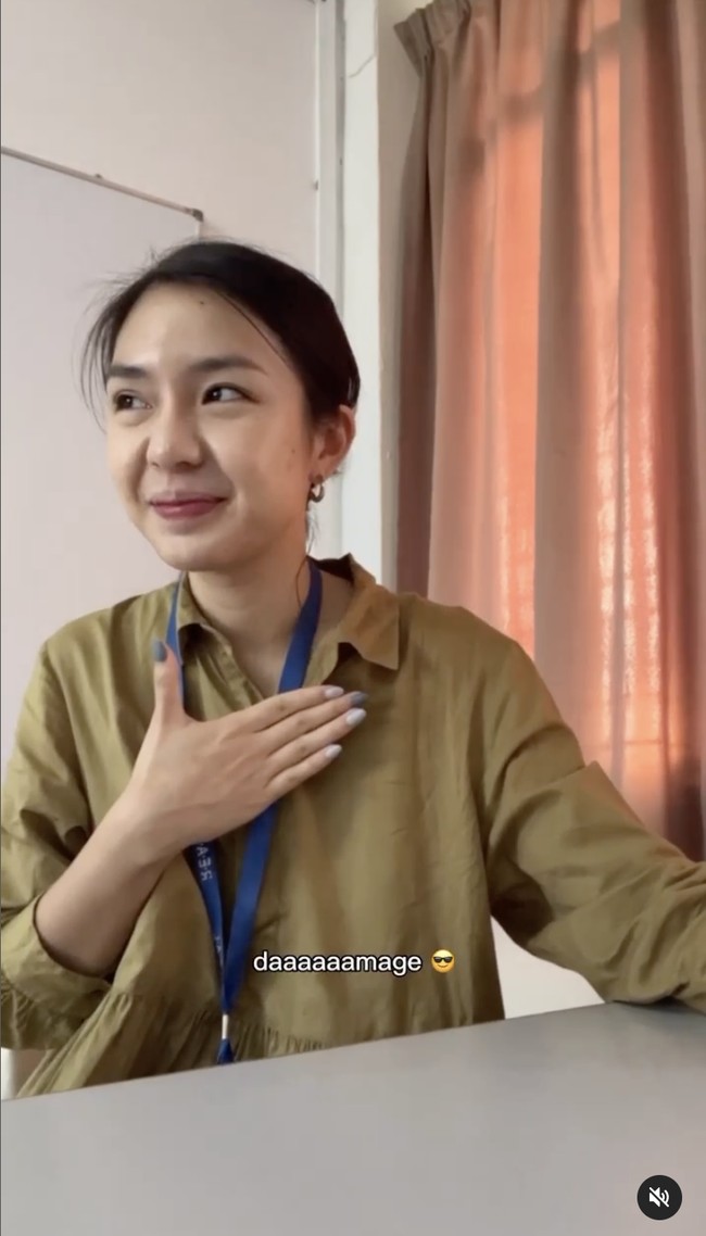 Salah satu video konten Shi Qi yang mendapat banyak atensi adalah saat dia mengunggah momen muridnya mengatakan padanya bahwa mereka mengalami ‘emotional damage.’ Para netizen terkejut karena murid-murid Shi Qi yang masih duduk di sekolah dasar mengucapkan kata emotional damage. Foto: Dok. Instagram qiwiie