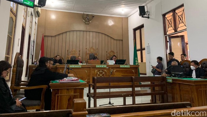 Suasana sidang vonis Apin BK di PN Medan. (Raja Malo Sinaga/detikSumut)