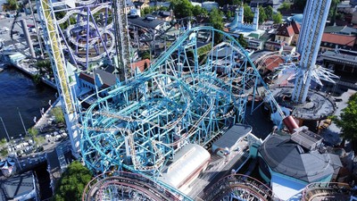 Foto-foto Roller Coaster Maut yang Tewaskan 1 Orang-9 Luka di Swedia