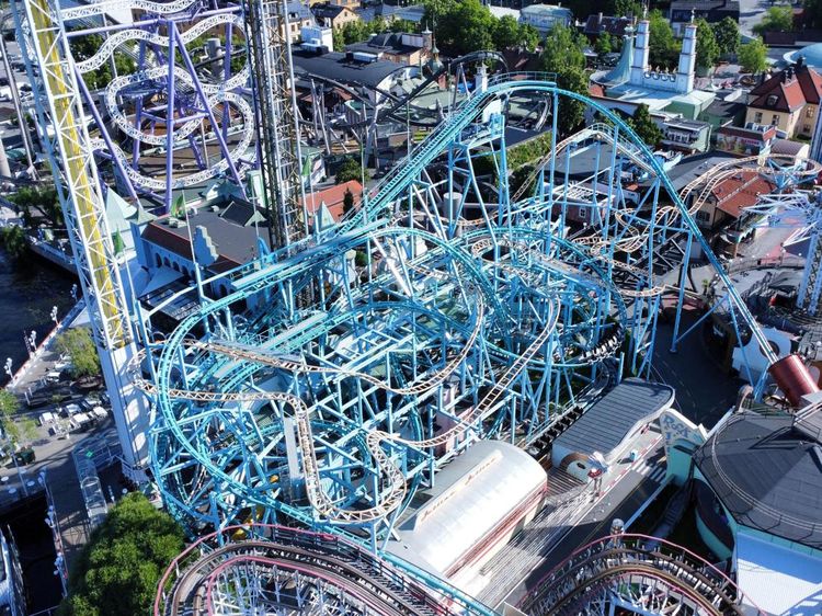 Foto-foto Roller Coaster Maut yang Tewaskan 1 Orang-9 Luka di Swedia