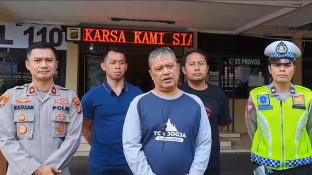 Tampang pria ngaku polisi buang abu rokok di Jagakarsa (dok istimewa)