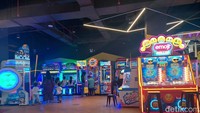 Timezone SMS melakukan perluasan venuenya yang terletak di lantai 2 dan menawarkan pengalaman bermain game yang lebih baik. Dengan total luas area 2339 m2, termasuk mesin permainan baru, traveler Tdapat merasakan kesenangan yang lebih seru dari sebelumnya.