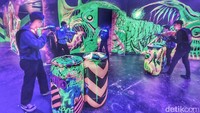 Yaitu Laser Tag Arena. Ini adalah permain dimana pengunjung berperang satu sama lain, saling menembak tapi dengan laser.(dok Timezone)