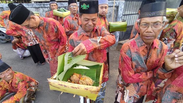 Kegiatan Rasulan di Dusun Jenar Desa Pracimantoro Kecamatan Pracimantoro, Selasa (27/6).